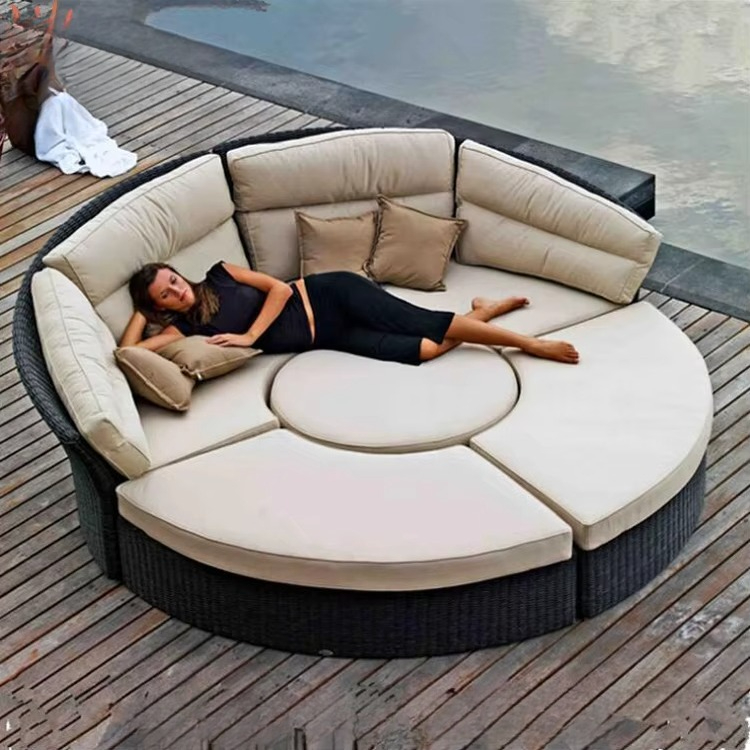 Outdoor Furniture Luxury - أثاث حدائق فاخر، سرير دائري من